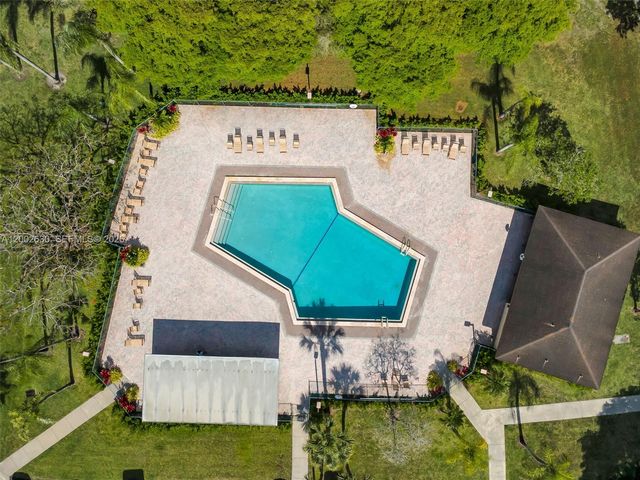850 SW 138th Ave 108D, Pembroke Pines, FL 33027