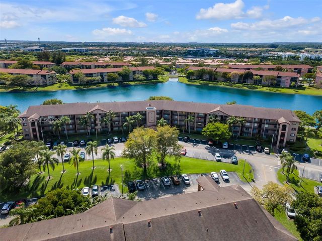 850 SW 138th Ave 108D, Pembroke Pines, FL 33027