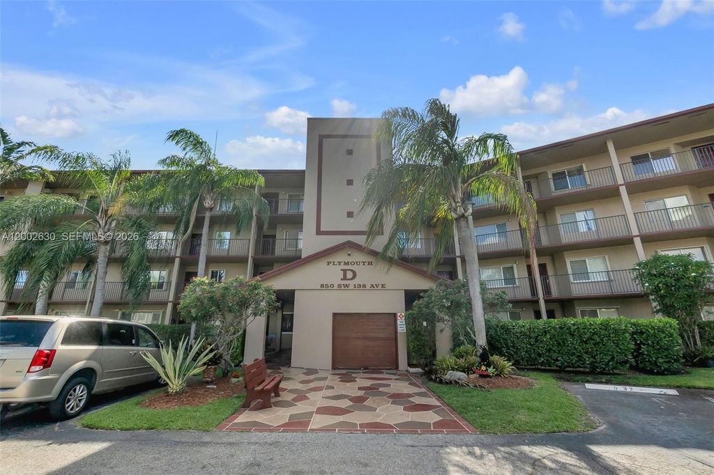 850 SW 138th Ave 108D, Pembroke Pines, FL 33027
