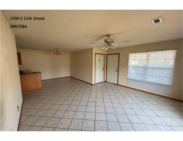 1700 S 11th Street, Rogers, AR 72756