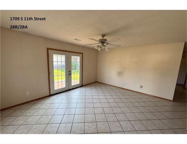 1700 S 11th Street, Rogers, AR 72756