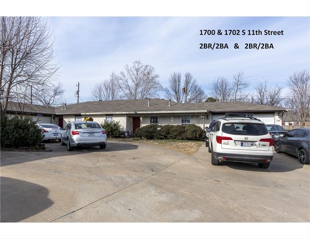 1700 S 11th Street, Rogers, AR 72756