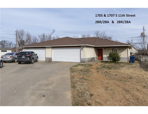 1700 S 11th Street, Rogers, AR 72756