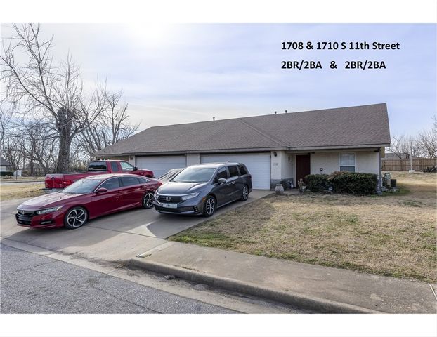 1700 S 11th Street, Rogers, AR 72756