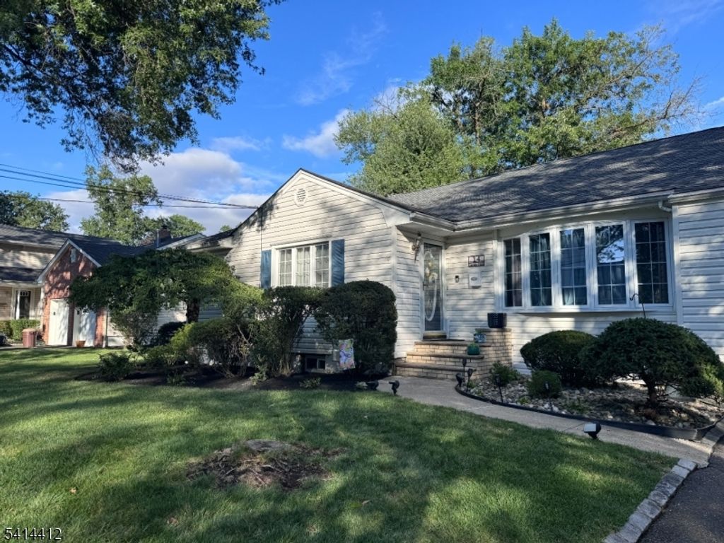 14 Sandy Hill Rd, Westfield Town, NJ 07090