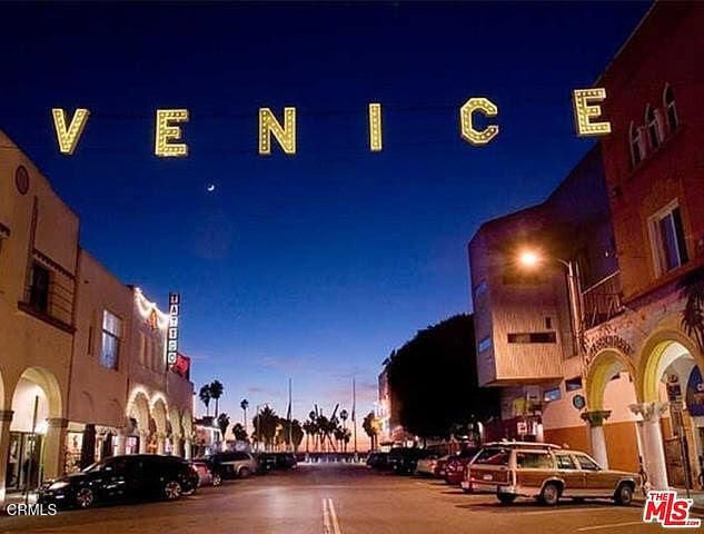 414 Grand Boulevard, Los Angeles, CA 90291