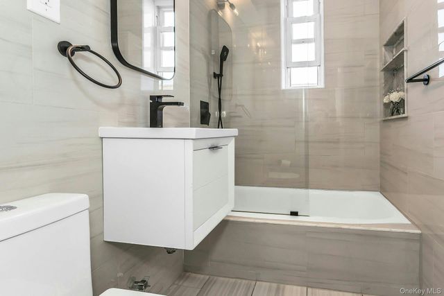 3325 90th Street 6C, Jackson Heights, NY 11101