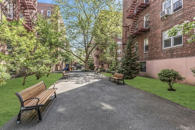 3325 90th Street 6C, Jackson Heights, NY 11101