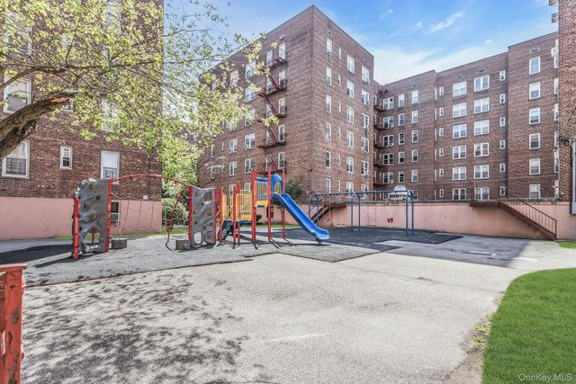 3325 90th Street 6C, Jackson Heights, NY 11101