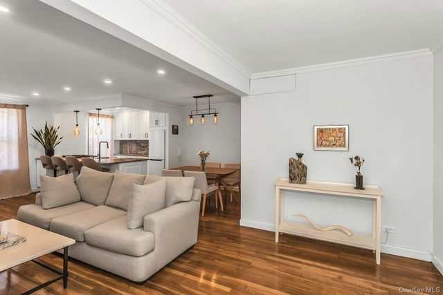 3325 90th Street 6C, Jackson Heights, NY 11101