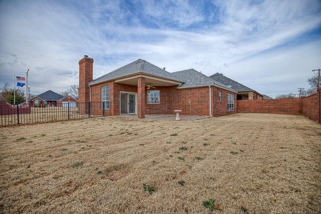 1219 Regency Court, Kingfisher, OK 73750