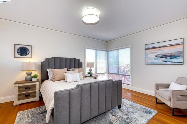 1017 Pearl St, Alameda, CA 94501