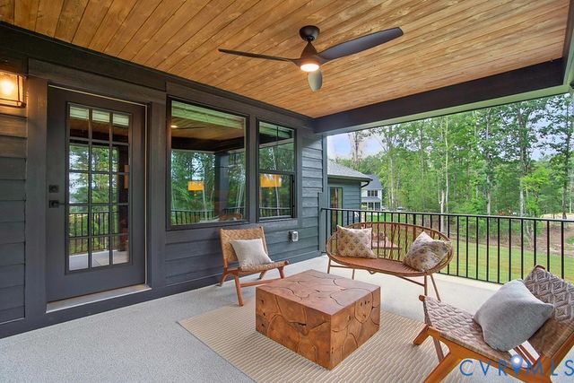 17402 Singing Bird Ct, Moseley, VA 23120