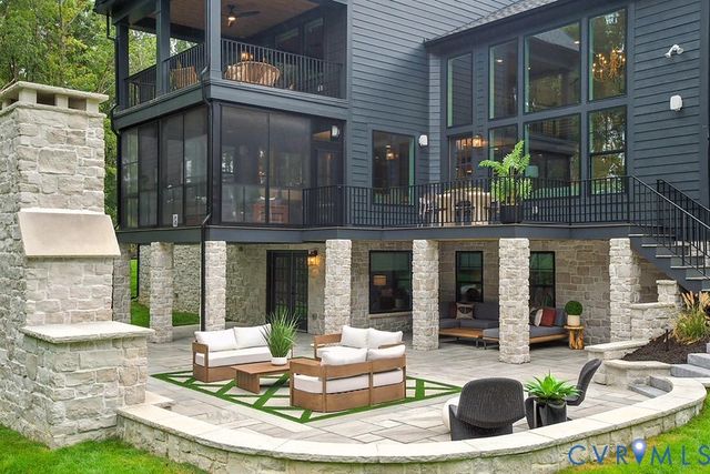 17402 Singing Bird Ct, Moseley, VA 23120