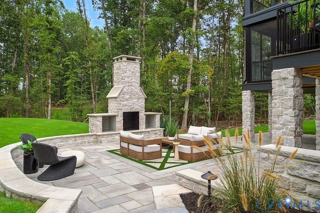 17402 Singing Bird Ct, Moseley, VA 23120