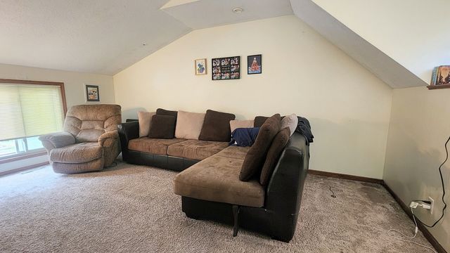 2122 W 58th Street, Davenport, IA 52806