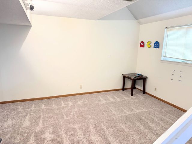 2122 W 58th Street, Davenport, IA 52806