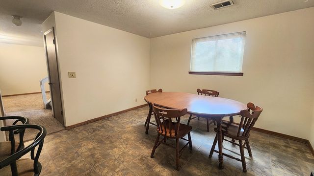 2122 W 58th Street, Davenport, IA 52806
