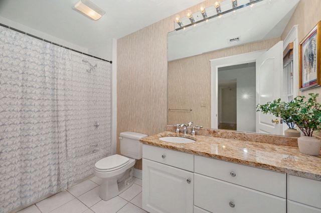 26 Princeton St 26, Newton, MA 02458
