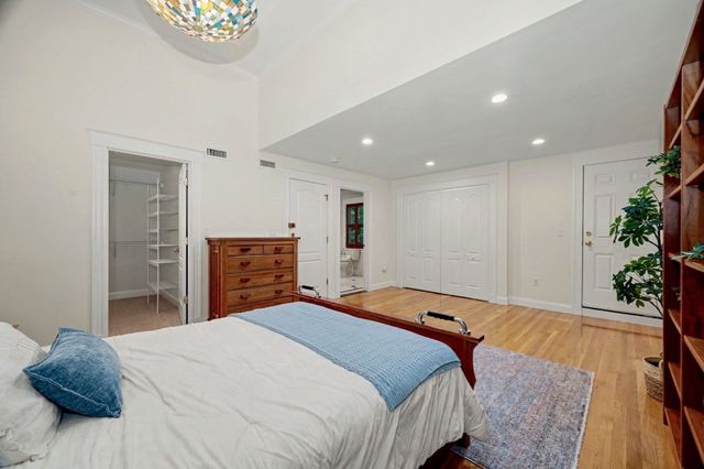 26 Princeton St 26, Newton, MA 02458