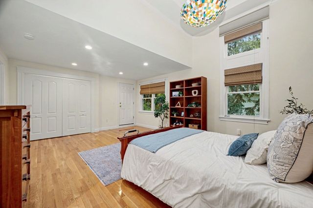26 Princeton St 26, Newton, MA 02458
