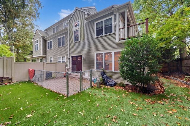 26 Princeton St 26, Newton, MA 02458