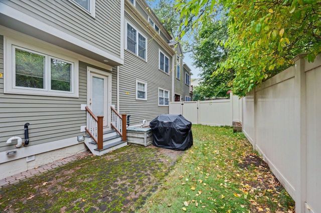 26 Princeton St 26, Newton, MA 02458