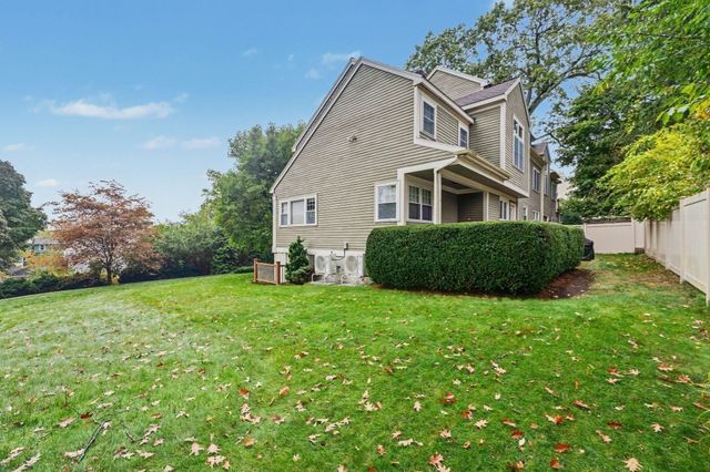26 Princeton St 26, Newton, MA 02458