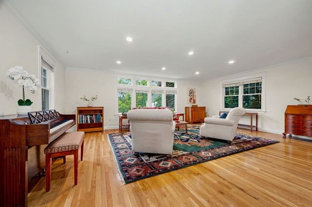 26 Princeton St 26, Newton, MA 02458