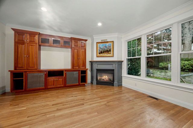 26 Princeton St 26, Newton, MA 02458