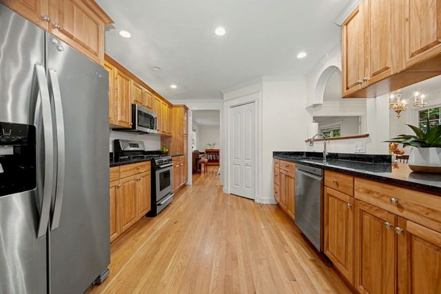 26 Princeton St 26, Newton, MA 02458