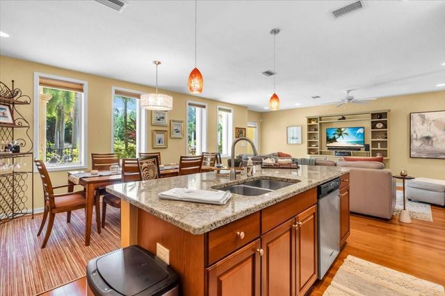 1685 LAUREL STREET 4, Sarasota, FL 34236