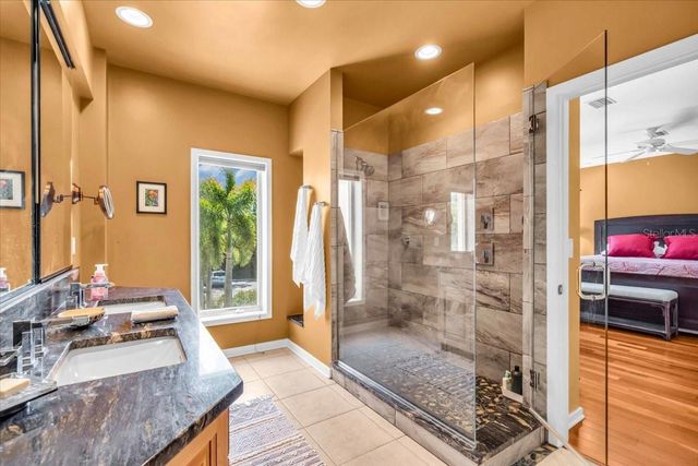 1685 LAUREL STREET 4, Sarasota, FL 34236