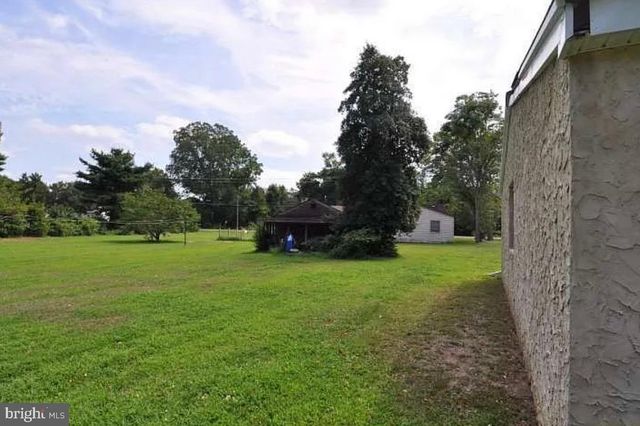 2091 OLD YORK RD, Florence, NJ 08518
