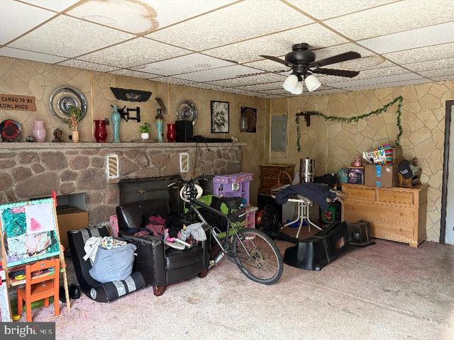 2091 OLD YORK RD, Florence, NJ 08518