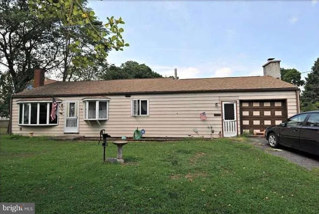 2091 OLD YORK RD, Florence, NJ 08518