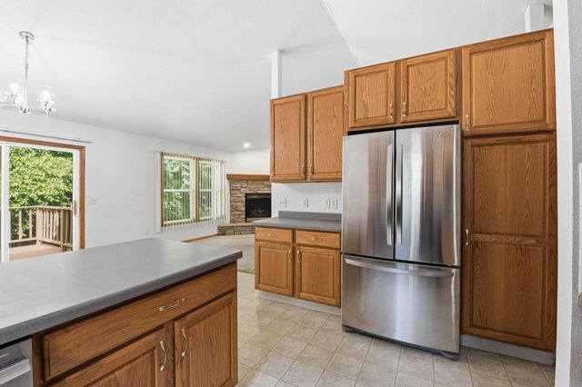 3130 Rockport Park DRIVE, Janesville, WI 53548