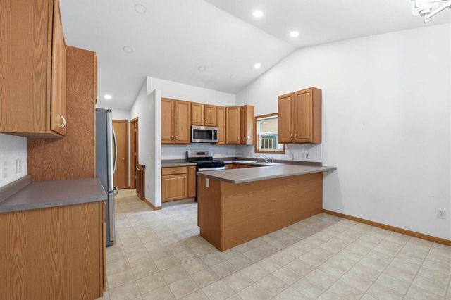 3130 Rockport Park DRIVE, Janesville, WI 53548