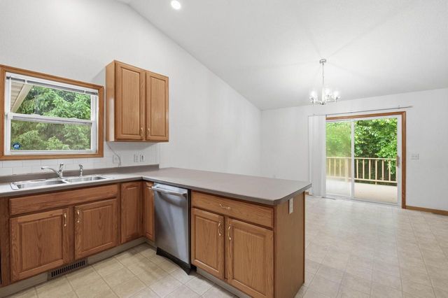 3130 Rockport Park DRIVE, Janesville, WI 53548