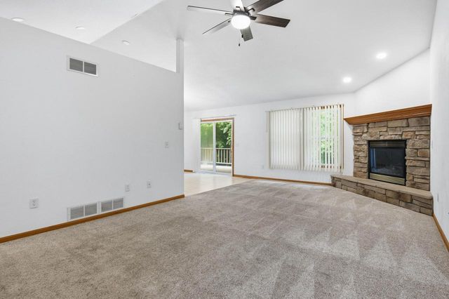 3130 Rockport Park DRIVE, Janesville, WI 53548