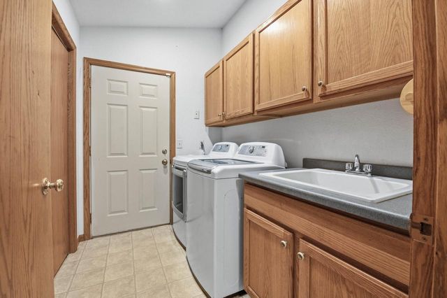 3130 Rockport Park DRIVE, Janesville, WI 53548