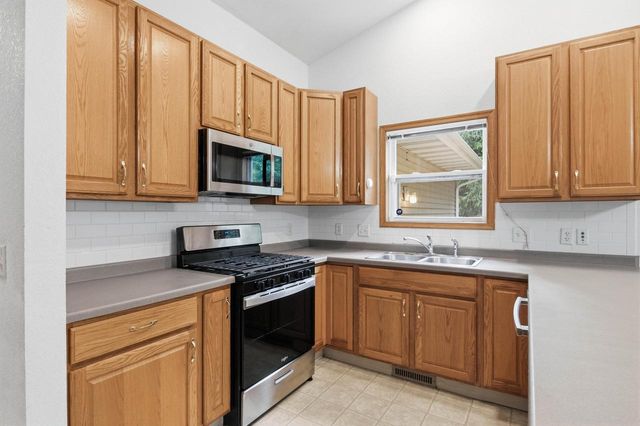 3130 Rockport Park DRIVE, Janesville, WI 53548