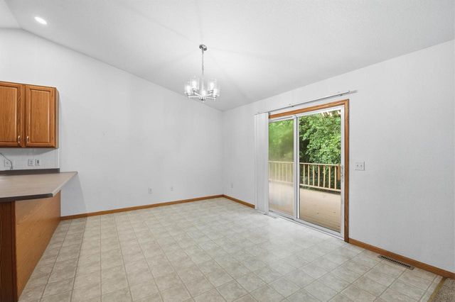 3130 Rockport Park DRIVE, Janesville, WI 53548