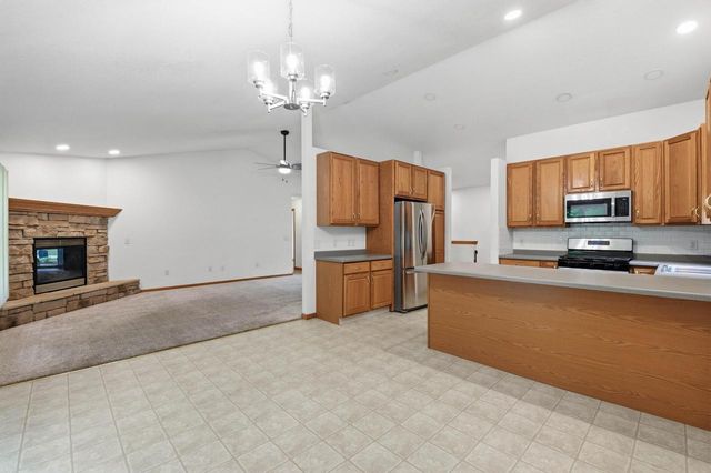 3130 Rockport Park DRIVE, Janesville, WI 53548
