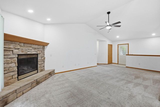 3130 Rockport Park DRIVE, Janesville, WI 53548