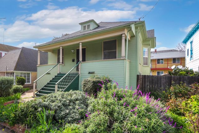 2204 10th St, Sacramento, CA 95818