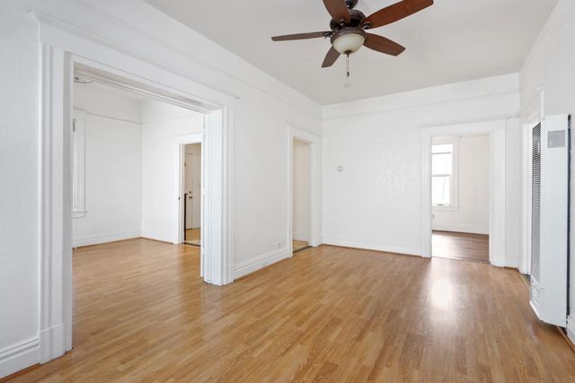 2204 10th St, Sacramento, CA 95818