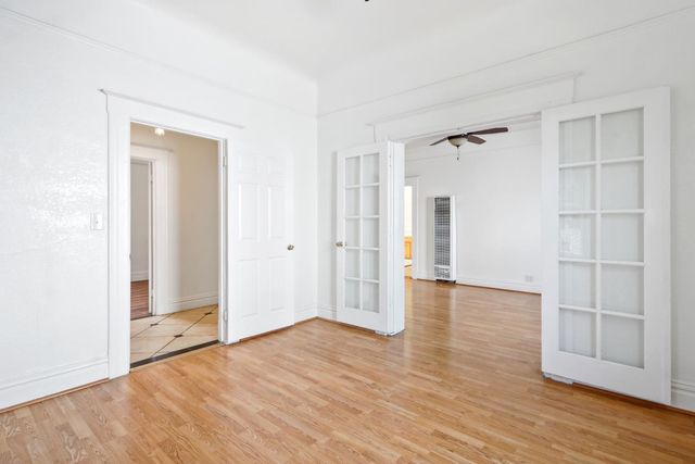 2204 10th St, Sacramento, CA 95818