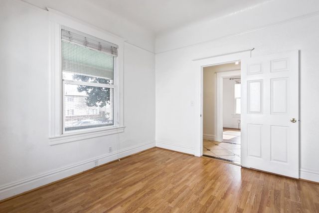 2204 10th St, Sacramento, CA 95818