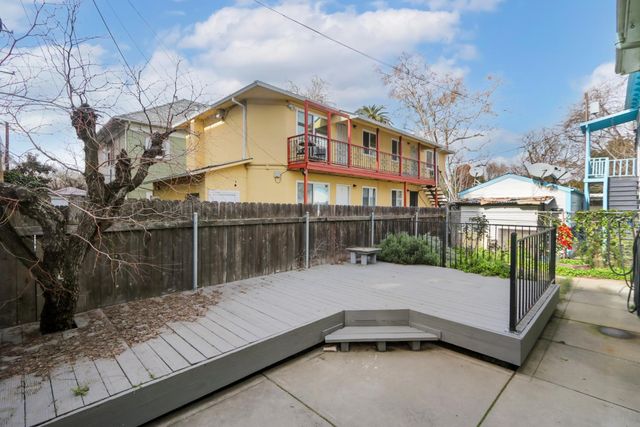 2204 10th St, Sacramento, CA 95818